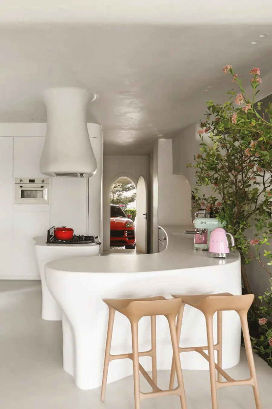Seamless curved microcement kitchen counter